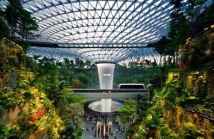 Jewel Changi Airport: Dari Tempat Transit Menjadi Destinasi Wisata Utama Singapura