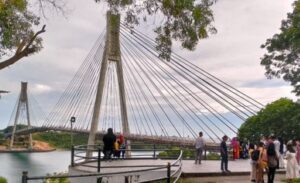 Lapangan Dendang Melayu: Tempat Seru Menikmati Ikon Wisata Batam, Jembatan Barelang