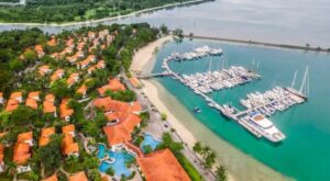 Libur Akhir Pekan di Batam? Ini 6 Pantai Favorit Wisatawan, View Singapura Bikin Takjub!