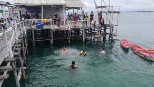 Kelong Apung Bintan Jaya: Sensasi Menginap di Tengah Laut, Pilihan Wisata Seru Liburan Lebaran 2025