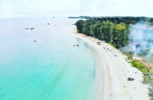 Pesona Pantai Dugong Bintan, Destinasi Wisata Favorit di Kepulauan Riau