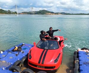 Sensasi Baru di Batam: Nikmati Serunya Jet Car, Supercar di Atas Air!