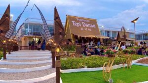 5 Tempat Makan di Batam dengan View Danau yang Bikin Betah, Nomor 4 Bisa Ngapung di Atas Air!