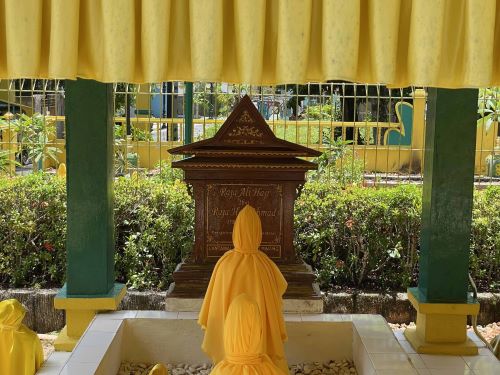 Masjid Sultan Riau & Makam Raja Ali Haji: Daya Tarik Utama Pulau Penyengat di Tanjungpinang