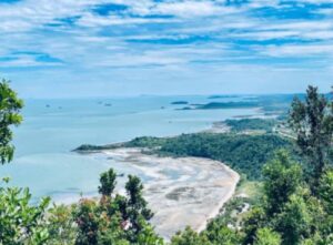 Viral di TikTok! Ini Dia Bukit Kandap, Hidden Gem Batam dengan Pemandangan Seindah Labuan Bajo