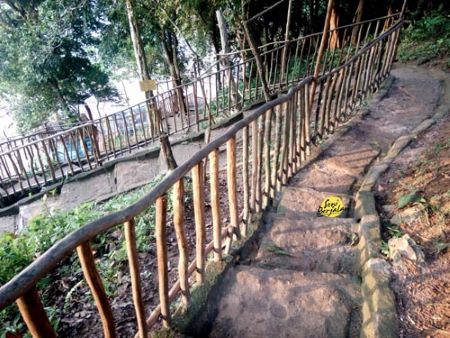 Tersembunyi di Bukit Harimau, Tangga 1000 Taman Habibie Tawarkan Wisata Murah dengan View Kelas Dunia!