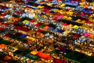 Mau Kulineran Malam di Kuala Lumpur? Ini 7 Pasar Malam Legendaris yang Tak Boleh Kamu Lewatkan!
