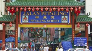 Tak Lengkap ke Kuala Lumpur Tanpa ke Petaling Street, Surga Street Food dan Sejarah Tionghoa!