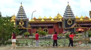 Wisata Religi yang Lagi Viral! Vihara Jin Gang Shan di Bintan Bikin Serasa Liburan ke Thailand
