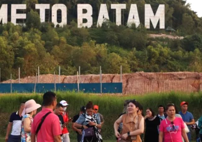 Efek Libur Panjang! Wisatawan Membludak ke Kepri, Destinasi Favorit Disesaki Pengunjung