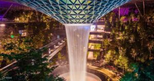 Bukan Sekadar Transit! Changi Singapura Masuk 2 Besar Bandara Paling Ramah Keluarga di Dunia 2026