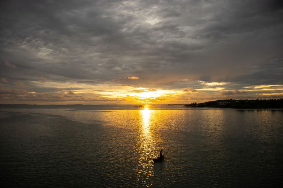 Pantai Gaseng Dompak: Oase Tersembunyi di Tanjungpinang yang Jadi Favorit Healing Warga
