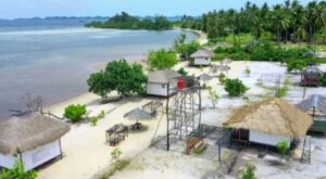 Jarang Diketahui Wisatawan! Pantai Larantuka Batam Tawarkan Panorama Cantik, Ombak Tenang dan Penginapan Pinggir Lau
