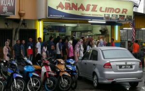 Dijuluki Balai Bomba Nasi Padang, Tempat Makan Ini Jadi Favorit Pecinta Masakan Minang di Johor Bahru