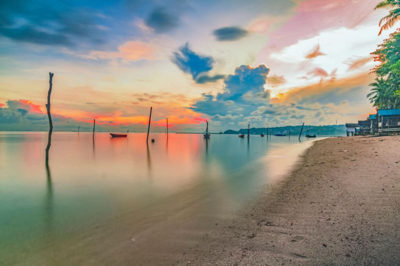 7 Pantai Terbaik di Batam yang Wajib Dikunjungi Saat Libur Sekolah, Ada View Singapura dan Pasir Putih Eksotis!