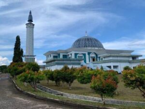 Bukan Cuma Pantai! Kepulauan Riau Punya Wisata Religi Bersejarah yang Mendunia