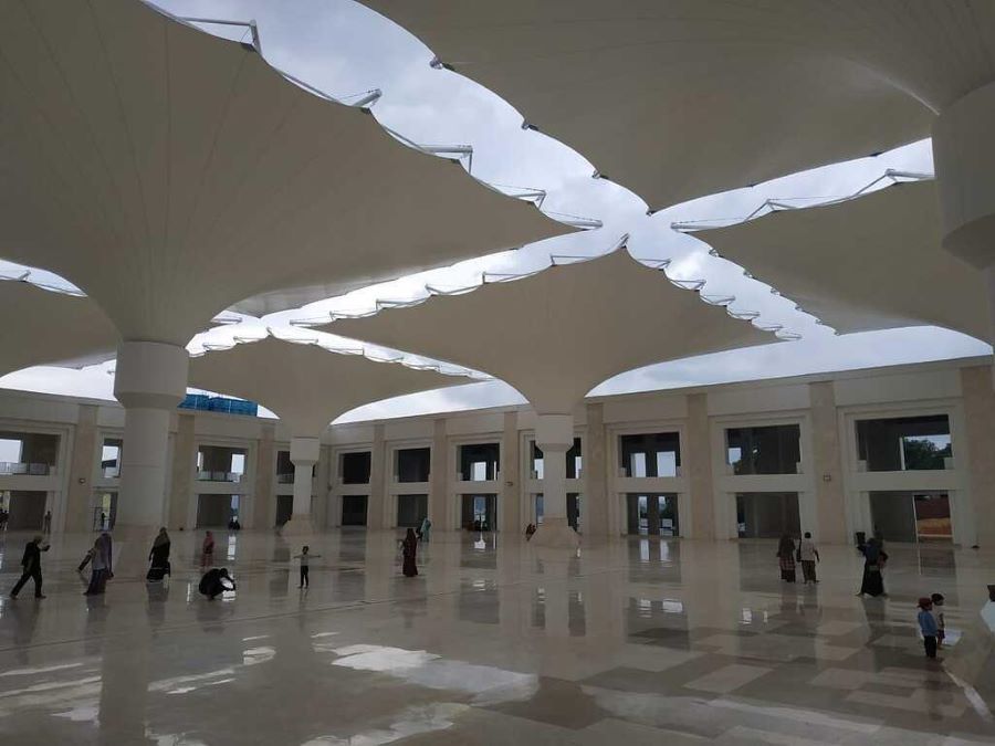 7 Wisata Religi di Batam Paling Memukau, Ada Masjid Mirip Madinah dan Vihara Terbesar di Asia Tenggara!