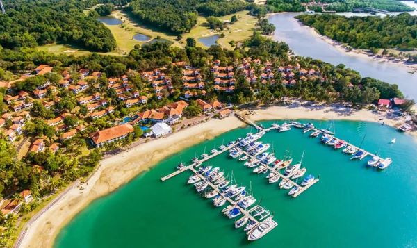 Gak Perlu Pulang! Ini Pantai di Batam dengan Penginapan Terbaik untuk Staycation