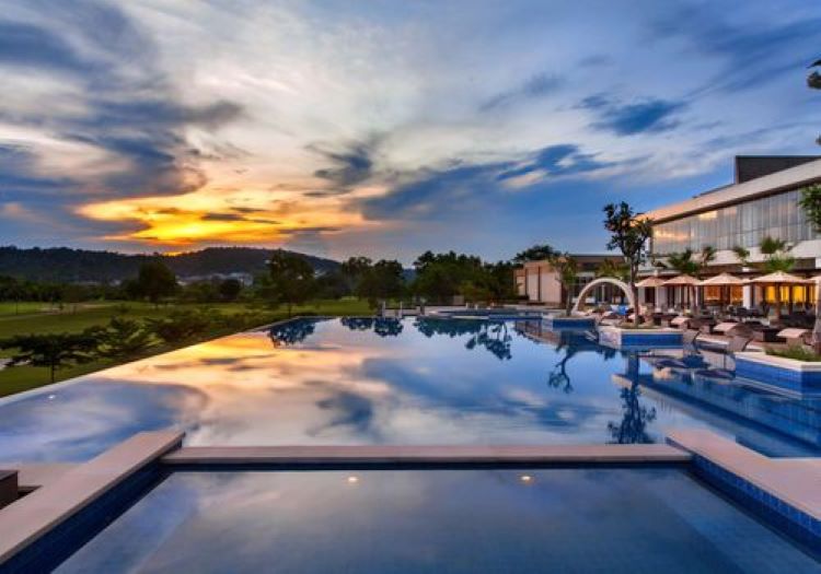10 Hotel di Batam Paling Diburu Wisatawan, Ada yang Punya Private Pool!