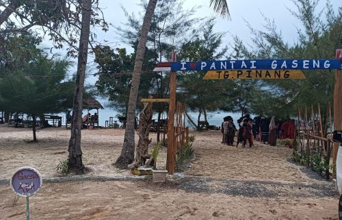 Pantai Gaseng Dompak: Oase Tersembunyi di Tanjungpinang yang Jadi Favorit Healing Warga