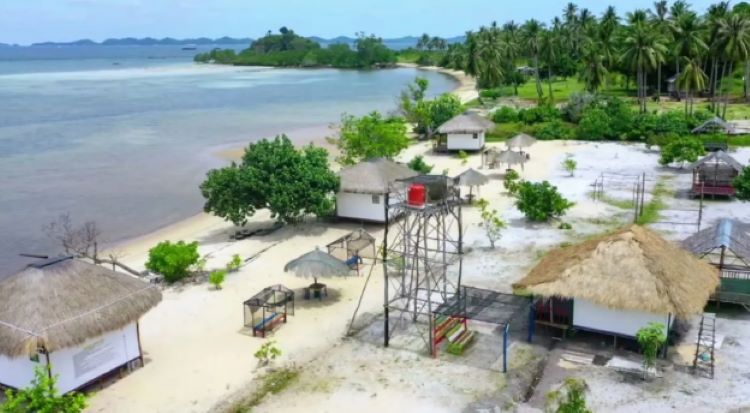 Jarang Diketahui Wisatawan! Pantai Larantuka Batam Tawarkan Panorama Cantik, Ombak Tenang dan Penginapan Pinggir Laut